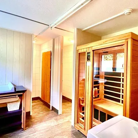 Family & Mountain C'est La Vie Hostel