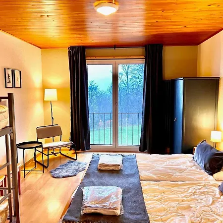 Hostel Family & Mountain C'est La Vie *