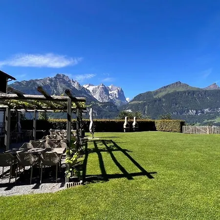 Hostel Family & Mountain C'est La Vie *