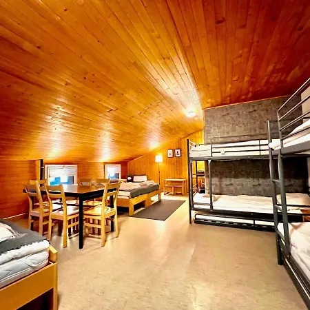 Family & Mountain C'est La Vie Hostel *