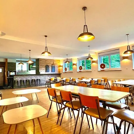 Family & Mountain C'est La Vie Hostel