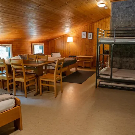 Hostel Family & Mountain C'est La Vie *