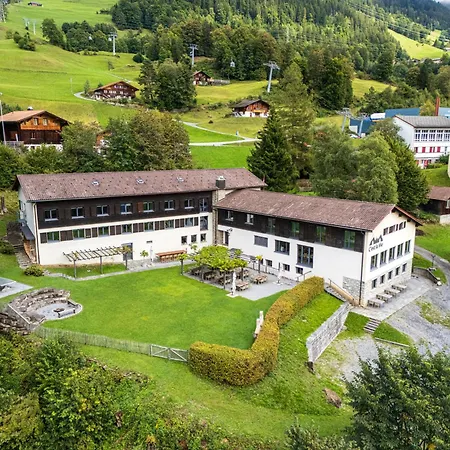 Hostel Family & Mountain C'est La Vie *