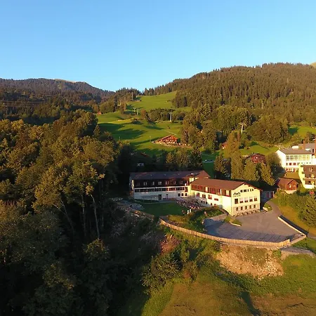 Hostel Family & Mountain C'est La Vie *