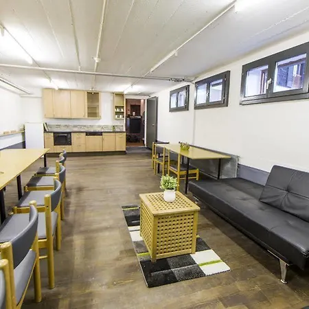 Family & Mountain C'est La Vie Hostel *