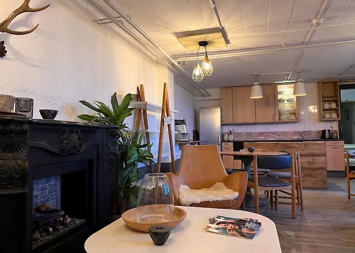 Family & Mountain C'est La Vie Hostel *