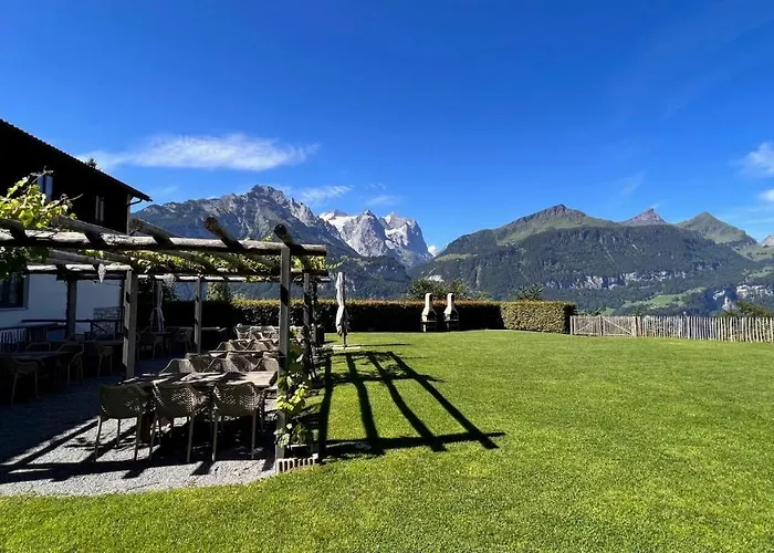 Hostel Family & Mountain C'est La Vie *