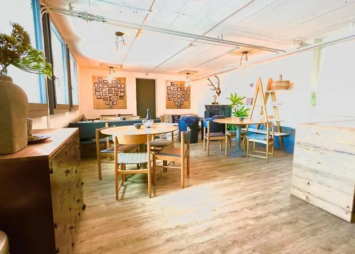 Hostel Family & Mountain C'est La Vie