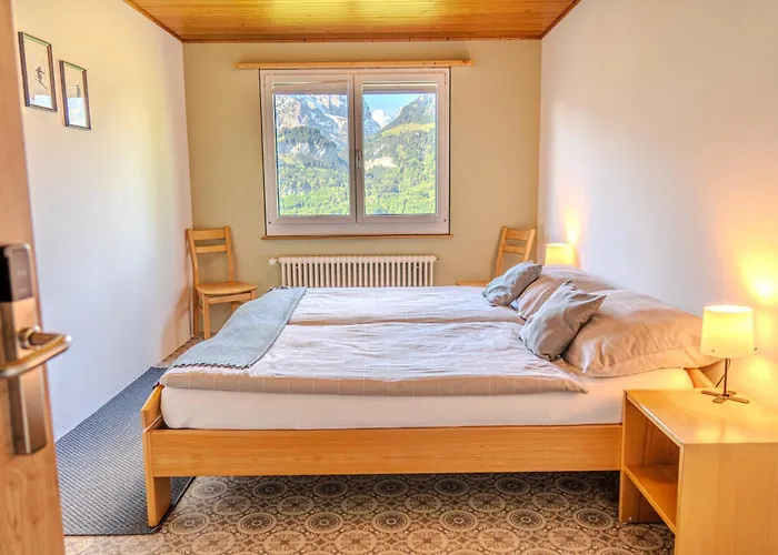 Family & Mountain C'est La Vie Hostel