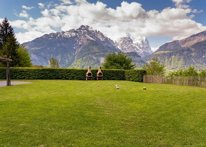 Family & Mountain C'est La Vie Hostel *