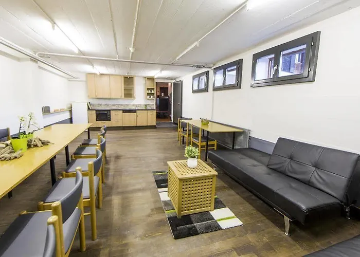 Family & Mountain C'est La Vie Hostel *