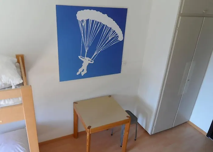 Family & Mountain C'est La Vie Hostel