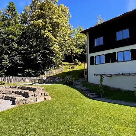 Family & Mountain C'est La Vie Hostel *