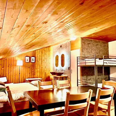 Family & Mountain C'est La Vie *