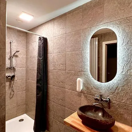 Family & Mountain C'est La Vie Hostel *