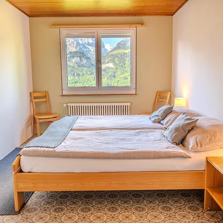 Family & Mountain C'est La Vie Hostel