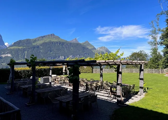 Family & Mountain C'est La Vie Hostel *