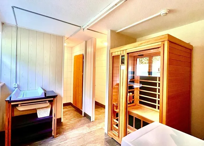 Family & Mountain C'est La Vie Hostel