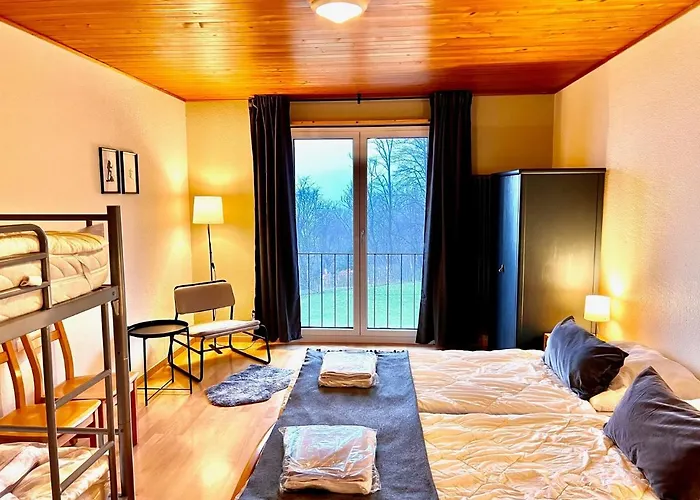 Hostel Family & Mountain C'est La Vie *