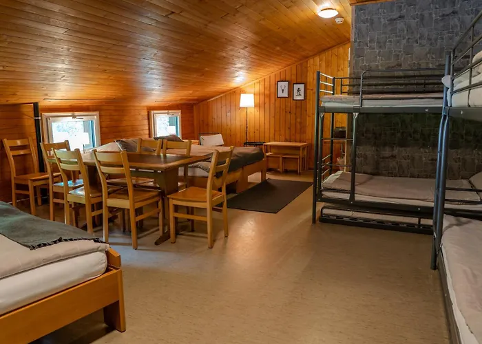 Hostel Family & Mountain C'est La Vie *